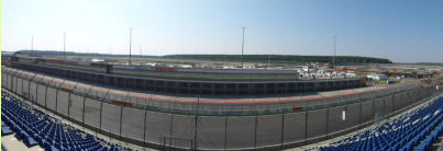 Haupttribne am Lausitzring mit Blick zur Boxengasse 